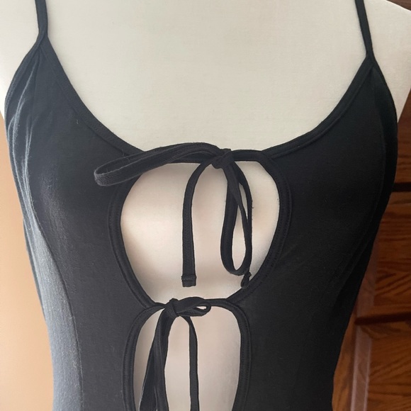 Savage x Fenty Tie Front Keyhole Slip - Picture 5 of 15